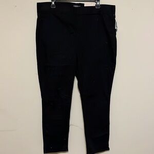 NTDJ black pullon skinny jeans. Size 16